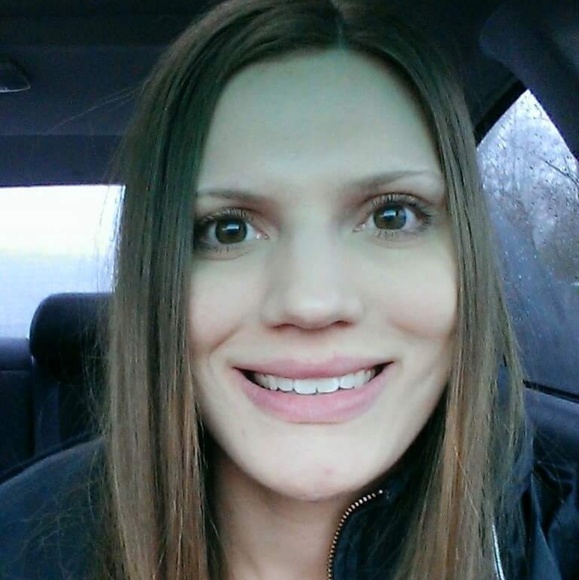 Meet your Posher, Heather - Picture 1 of 1